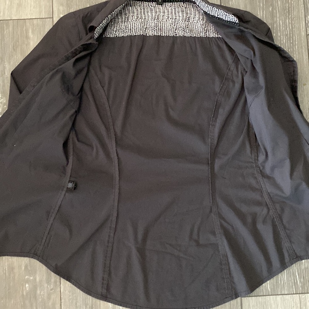 Express Button Up Top - Picture 9 of 10